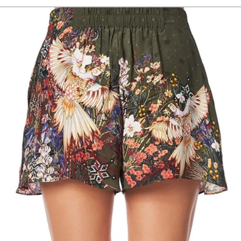 Camilla 100% silk Watchful Wings lace front shorts sz L - Picture 6 of 9
